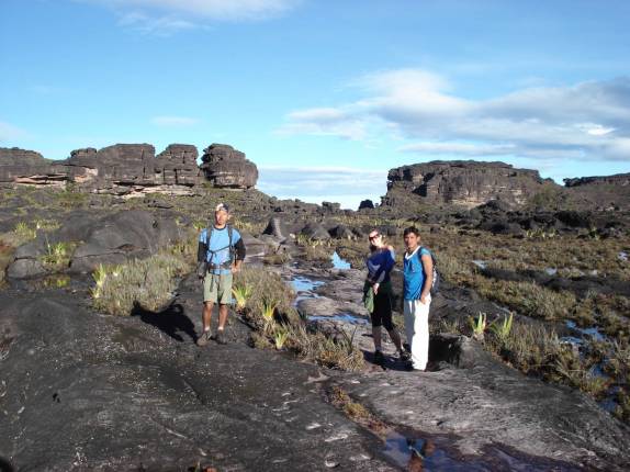 Início do 3o dia, prontos para longa caminhada no topo do Monte Roraima, na  Venezuela, em 2007